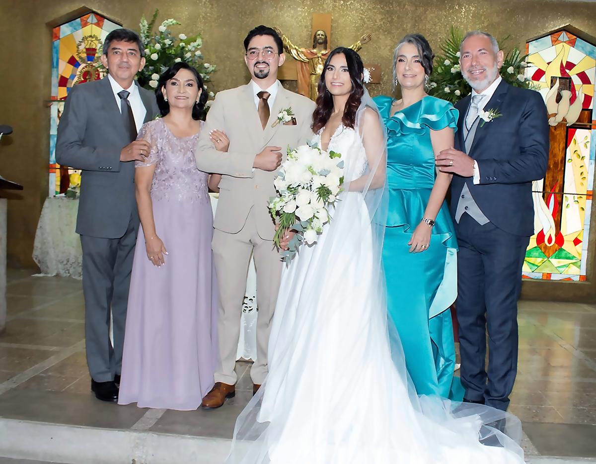 Rigoberto, Maritza y David Antonio Valencia con Ivonne Marie,Ivonne y Ernesto Icaza