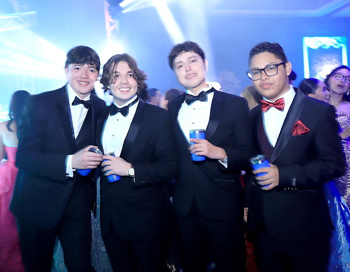 Fiesta de la prom 2025 de DelCampo School