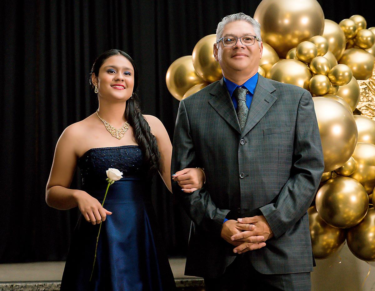 Desfile padres e hijos de la prom 2024 de IHCI Bilingual School