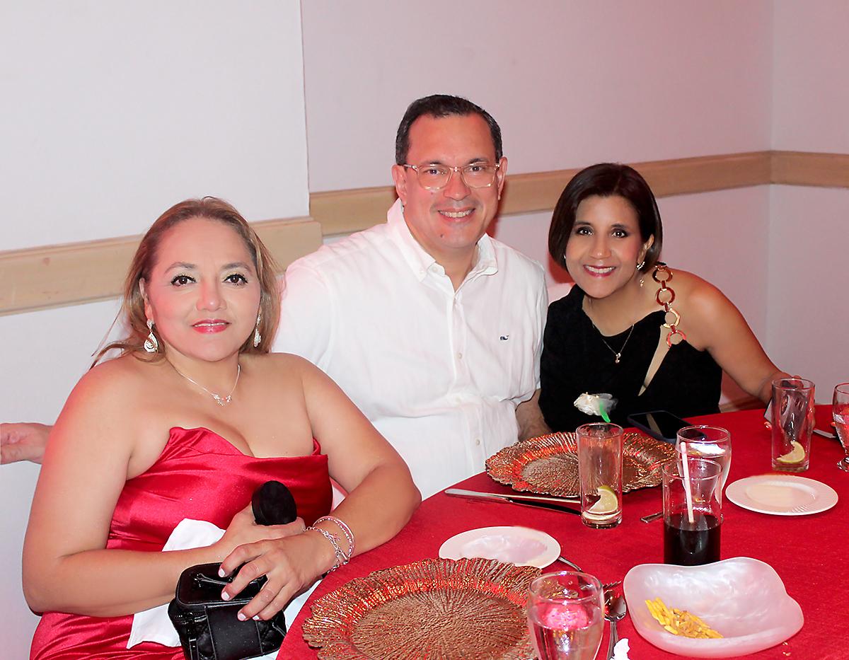 Heydy Henríquez, Yury Mora y Ruth Juárez