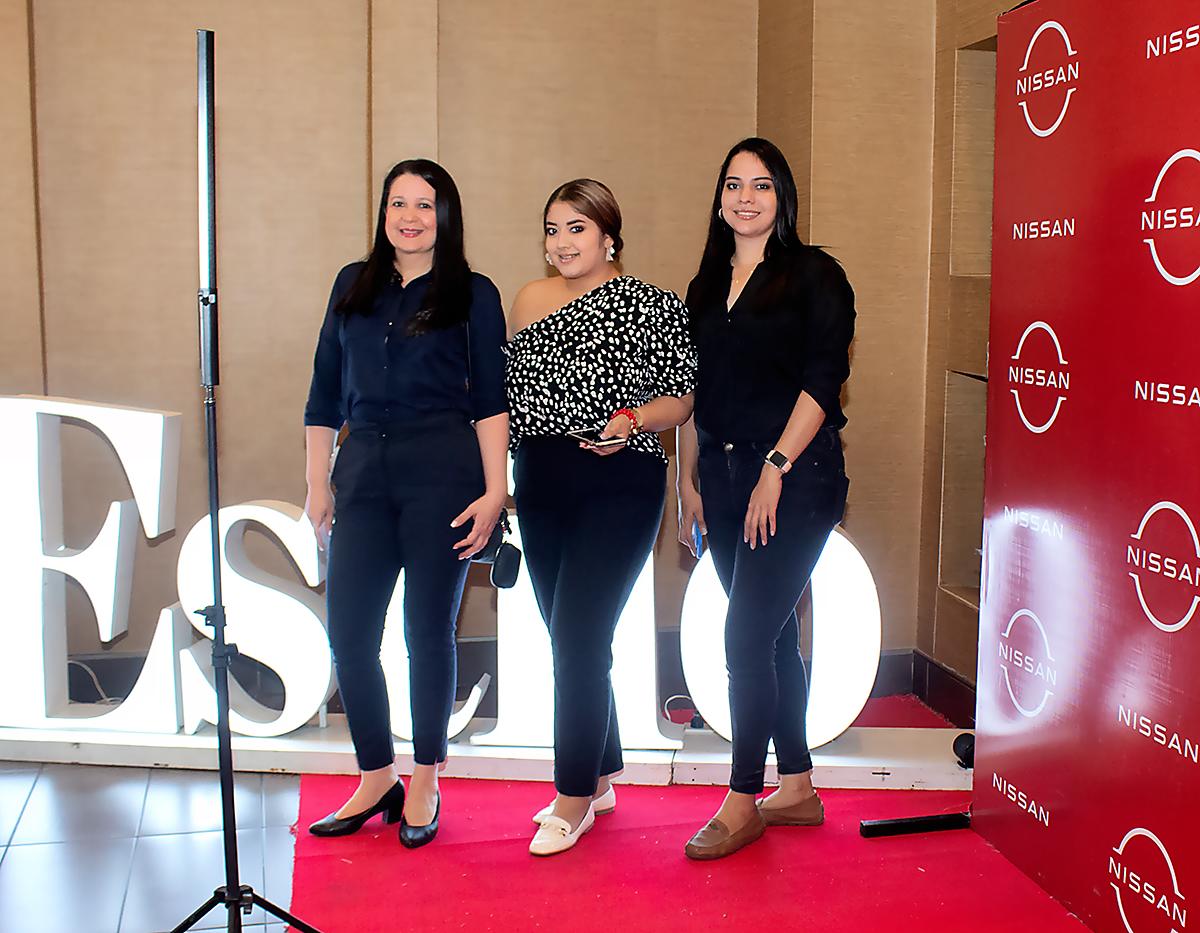 Alma Tabora, Greisy Zelaya y Marta Wills de Nissan
