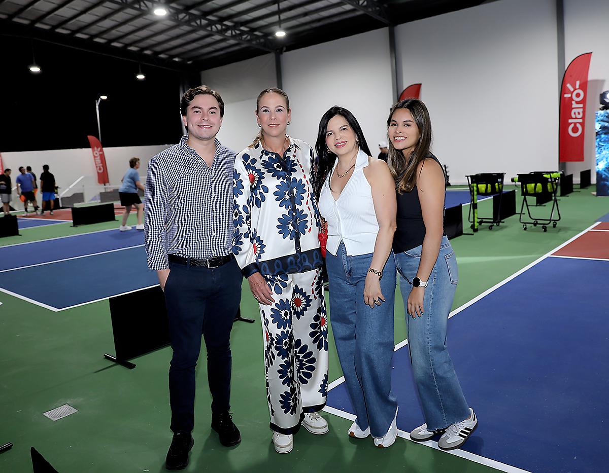 Lorena Sikaffy, Ana Morales y Raquel Esquivel.
