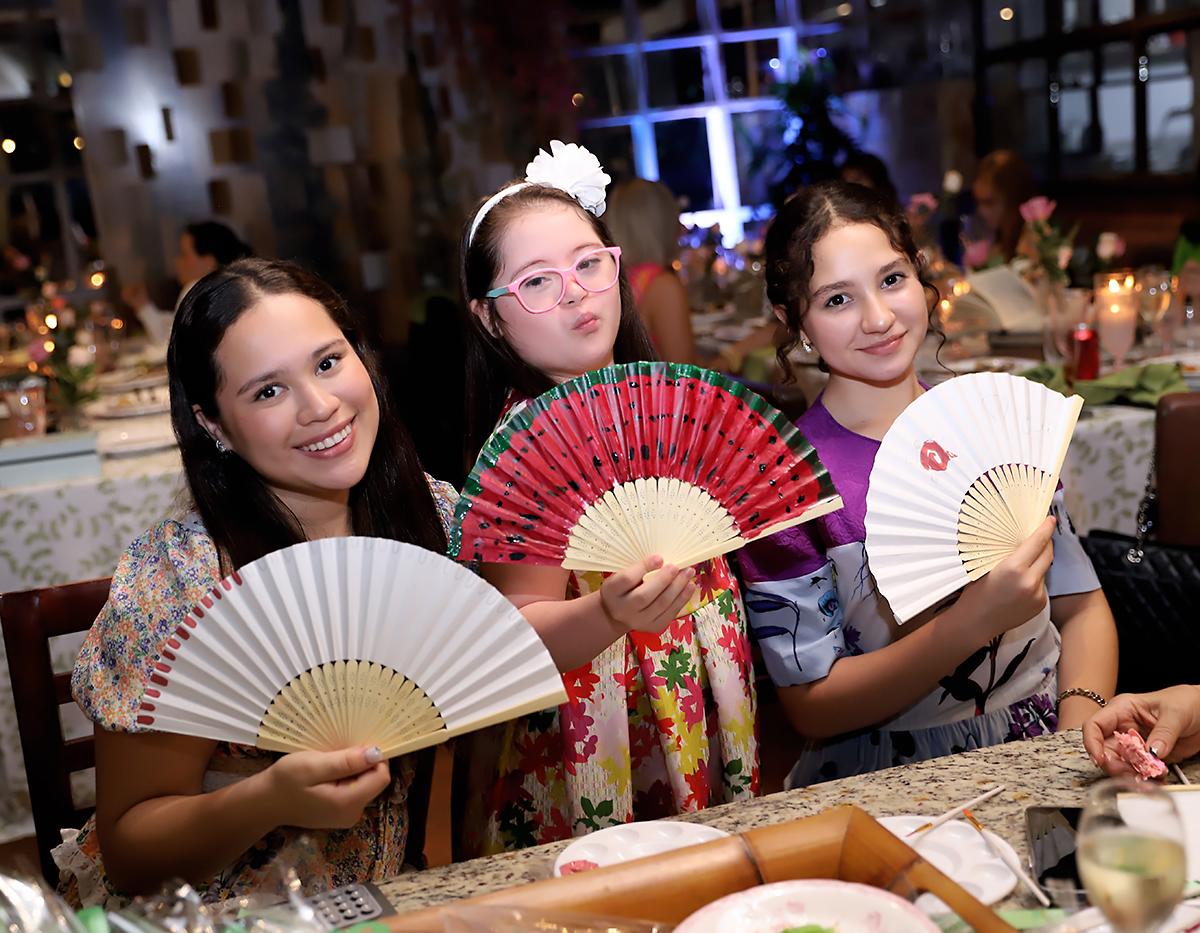 Angélica Chinchilla, Fernanda Chinchilla y Verona Rivera.