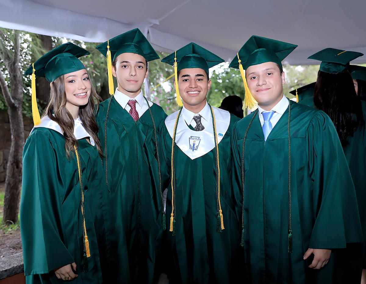 Camila Sorto, Daniel Girón, Sebastián Pavón y Diego Martínez.