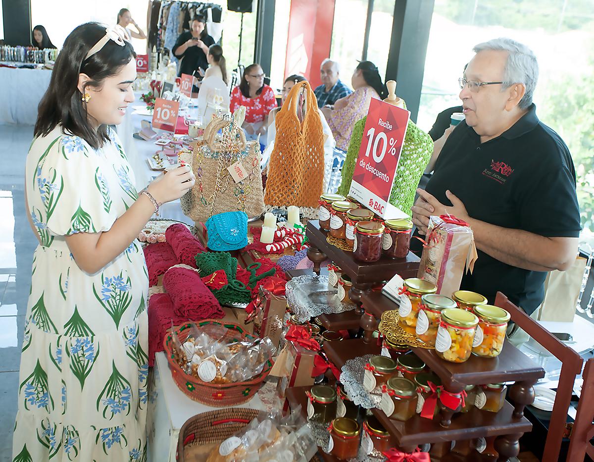 Variedad de productos de Reyes Artesanos.