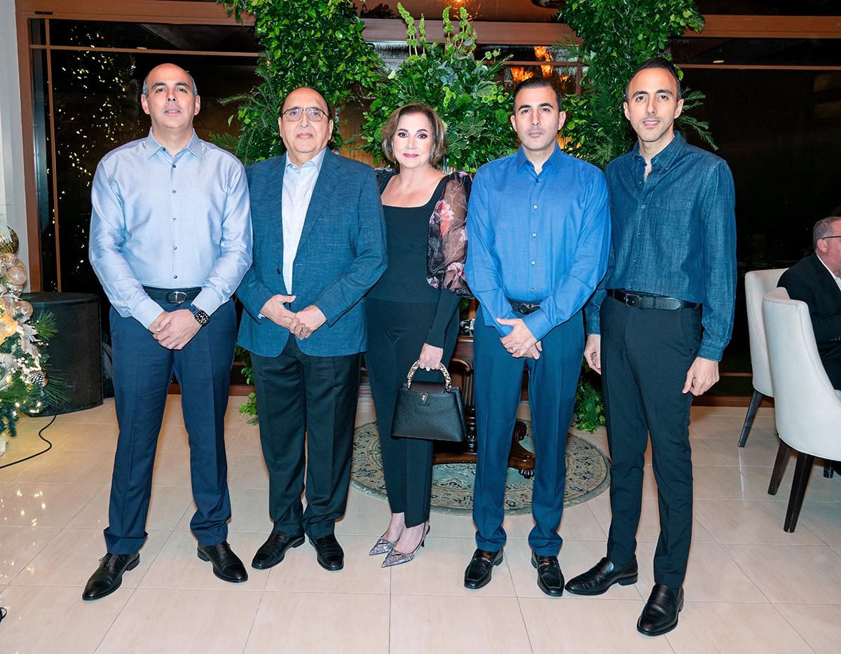 David, Farid, Nancy, Farid y Fernando Handal.