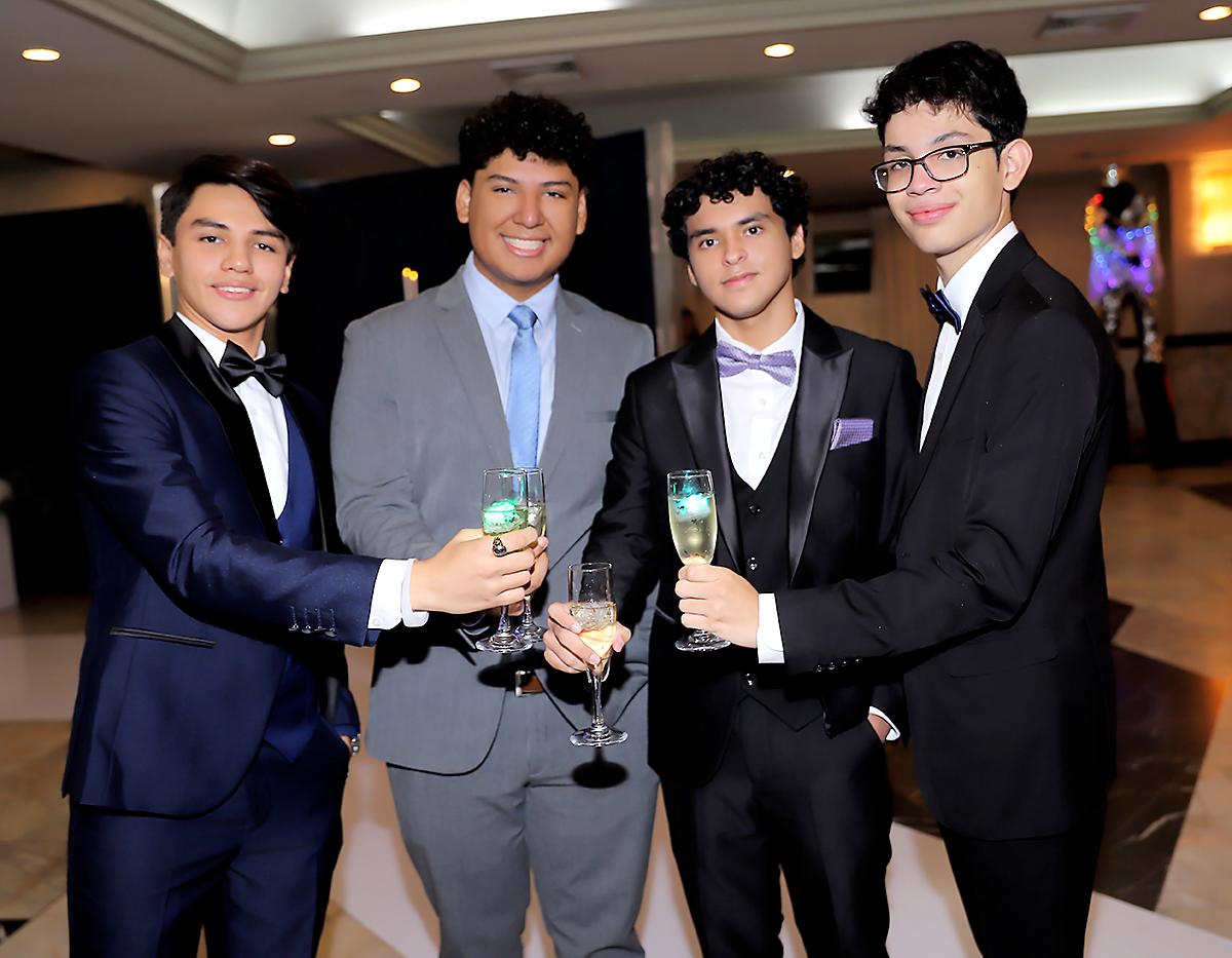Fiesta de la prom 2024 de Mayan School