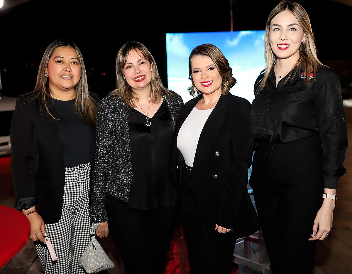 Magda Henríquez, Marisa Soto, Jacky Redondo y Evelyn Tábora.