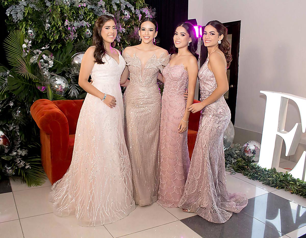 Isabella Araujo, Vanessa Gómez, Irene Chavarría y Gloria Peña.