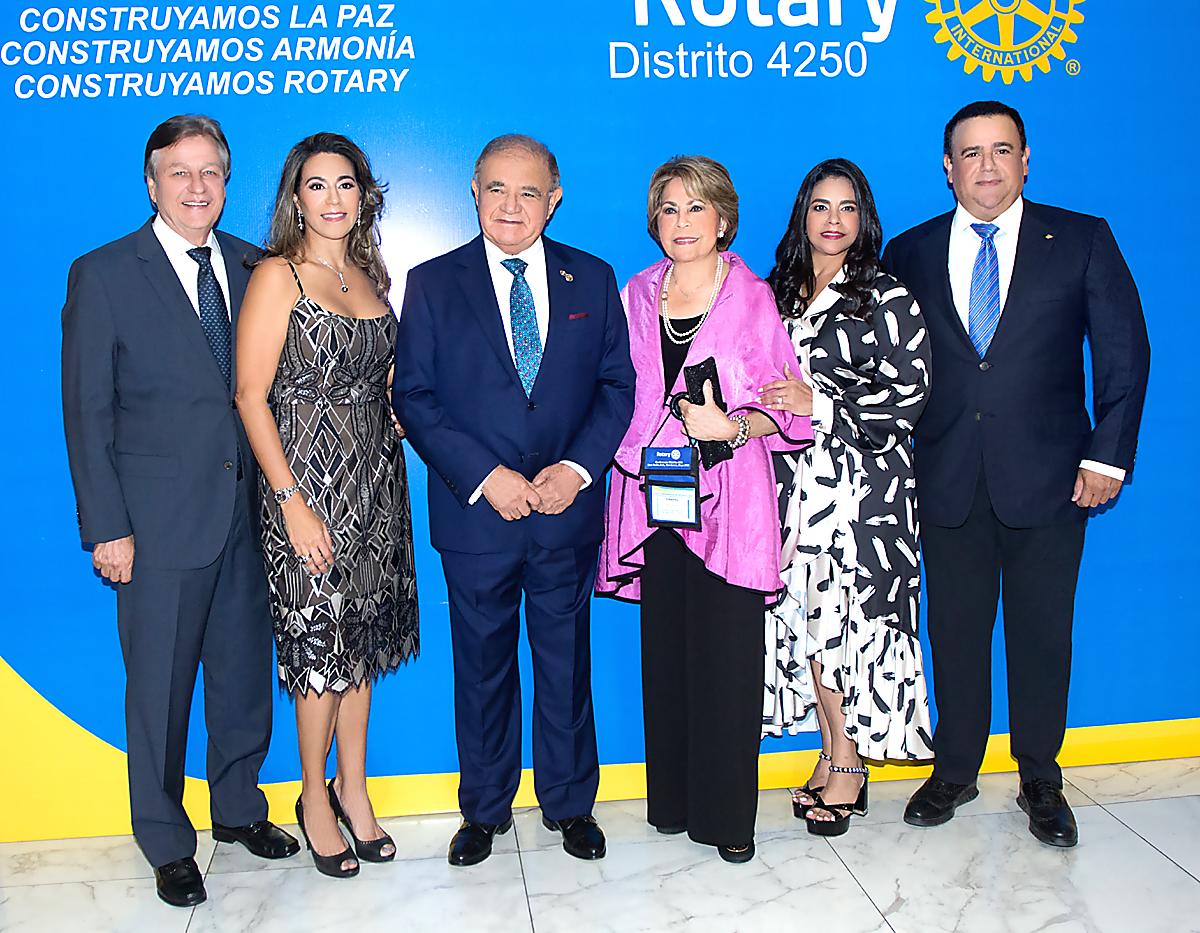 Kevin y Elena Szydel con Alberto y Nena Diaz Lobo y Ana y Juan Carlos Sikaffy