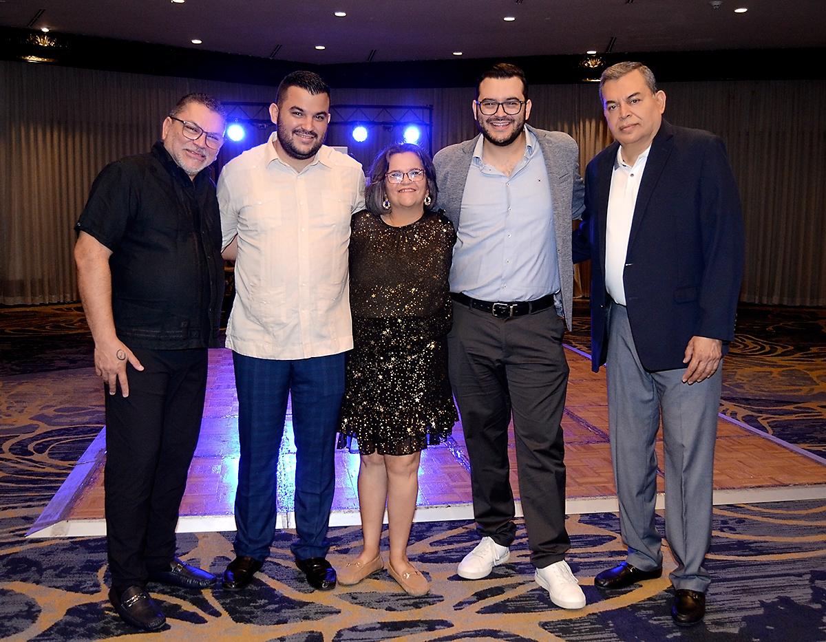 José L., Leonel E., Rozzina, Gabriel y Enrique Ortez. 