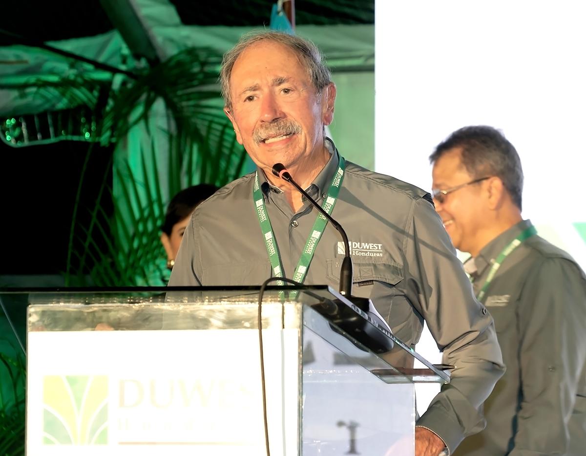 Raimundo Riojas Encinas.