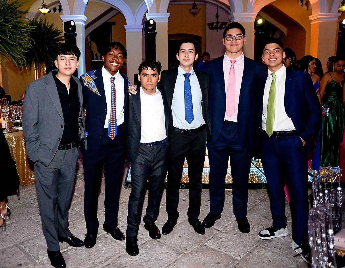 Mateo Medina, Luis Green, Juan Ángel Padilla, Diego Díaz, Javier Ramírez y Roberto Monroy.