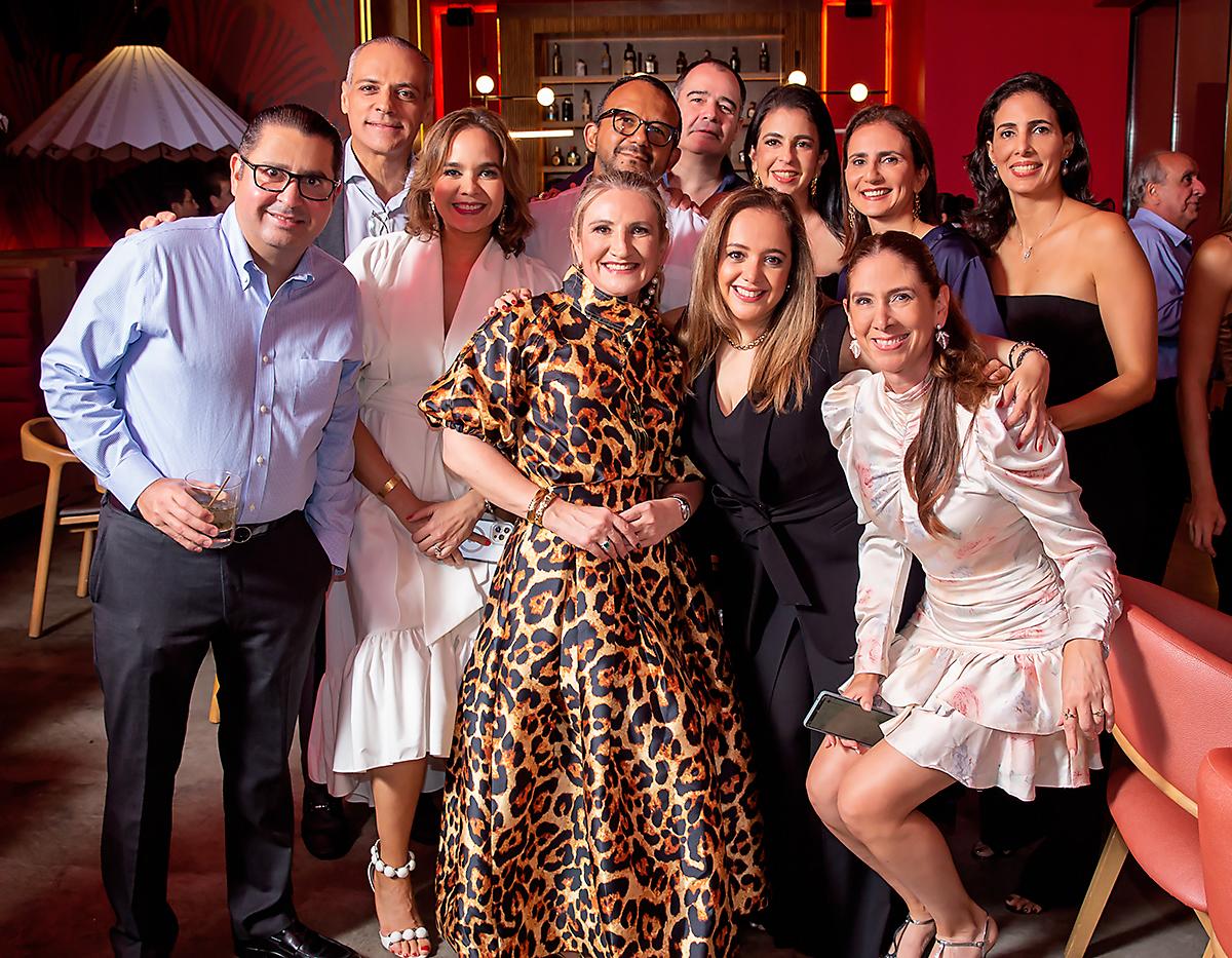 Fernando Mendoza, José Fernando Boadla, Melissa Gutiérrez, Mario Gómez, Juan Carlos Guzmán, Mary Lorraine Miselem, Nicole Abud, Alexandra Mahomar, Elsa Chahin, Sherryl Mourra y Suzette Millares.
