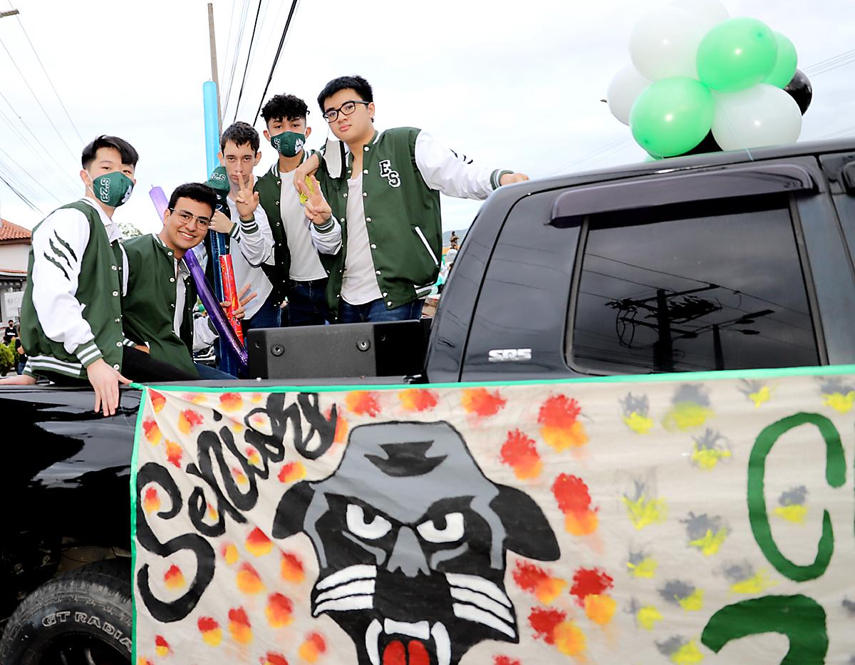 Kelvin Chen, Victor Castro, Yucef Azzad, Marvin Moreno y Vincent Luo