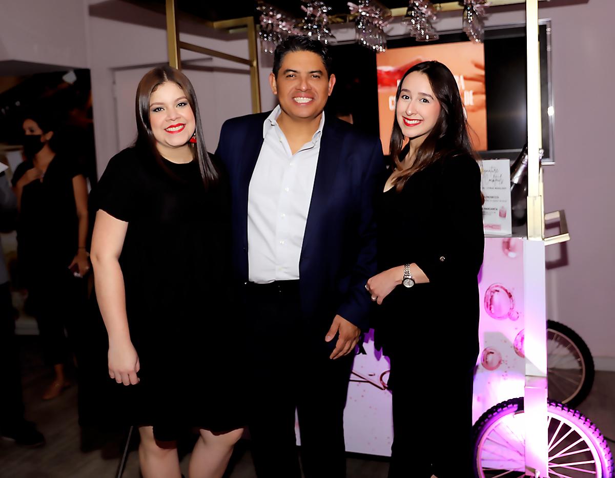 Melissa Cáceres, José Luis Alvarenga y Marcela del Cid