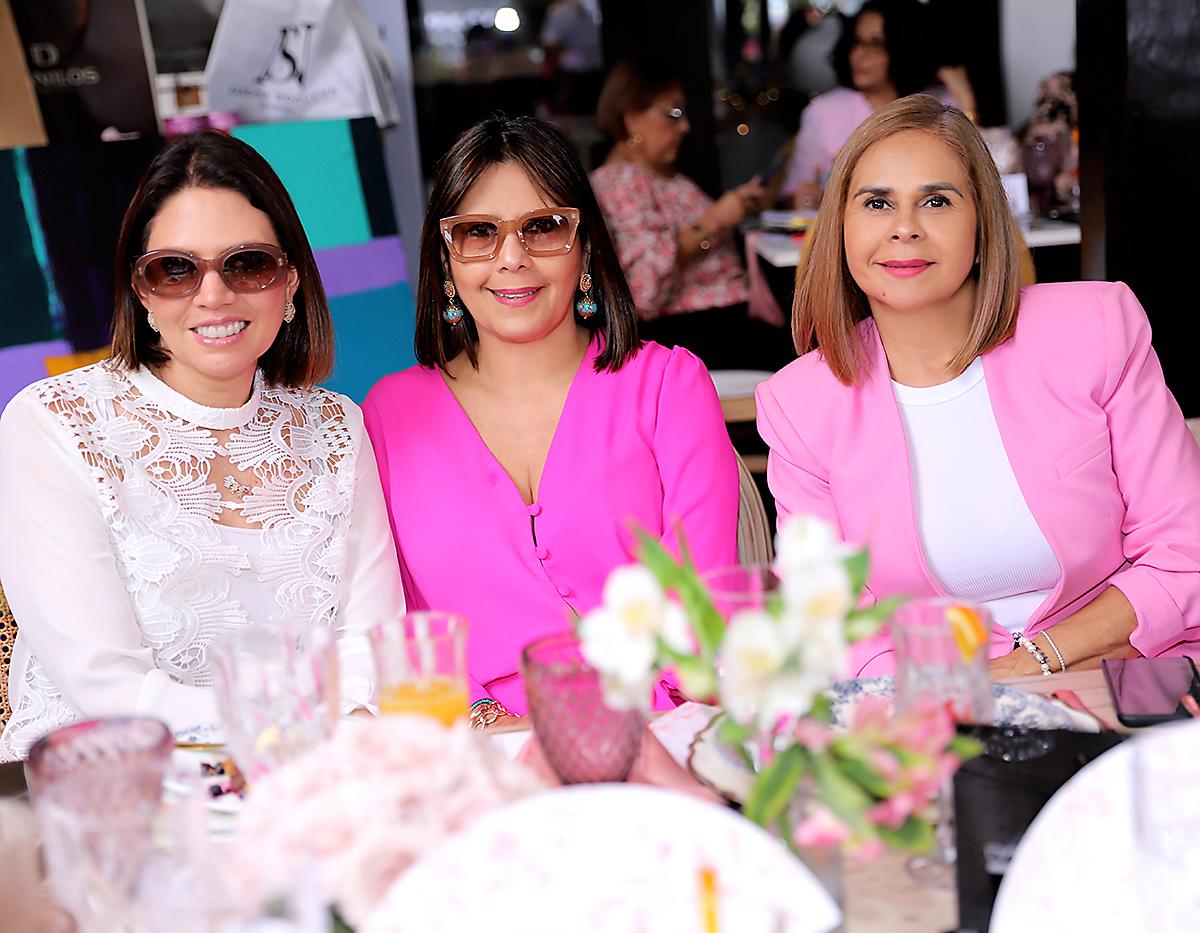 Andrea Matuty, Titi y Vicky Leiva.