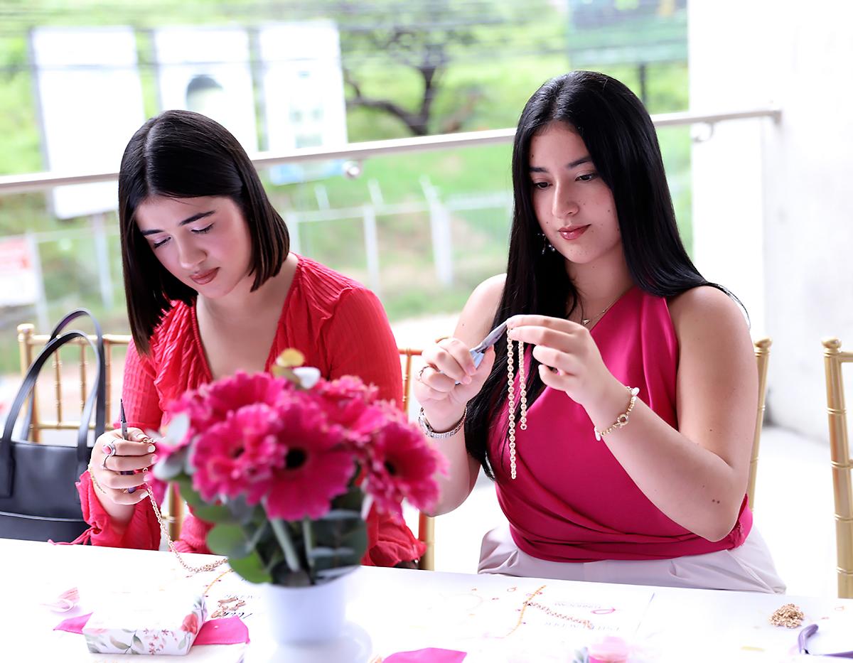 Perfumería Magie junto a Estée Lauder inauguran el mes rosa