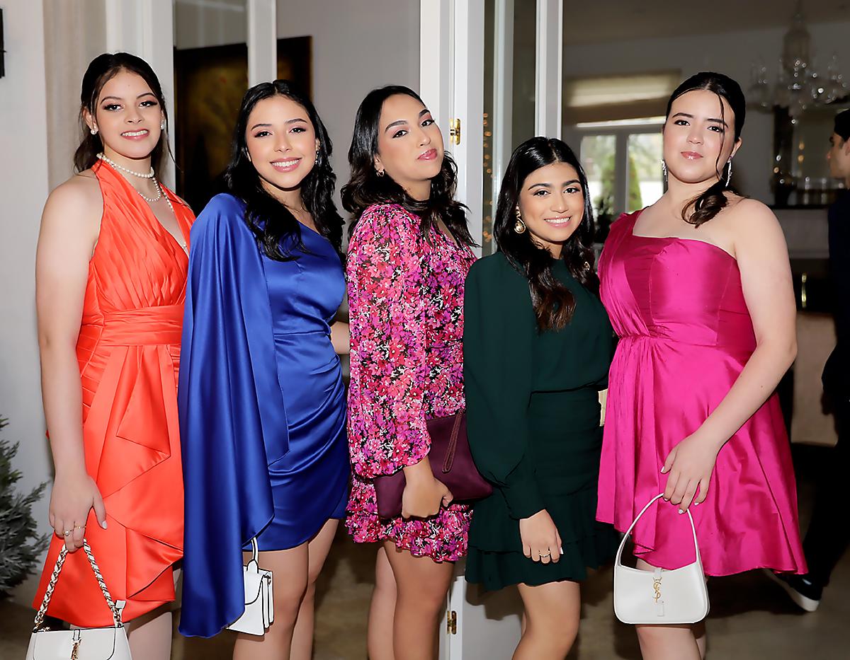 Tiara Morales, Isabella Murillo, Lucia Bueso, Ana Lucía Cáceres e Irene Melara