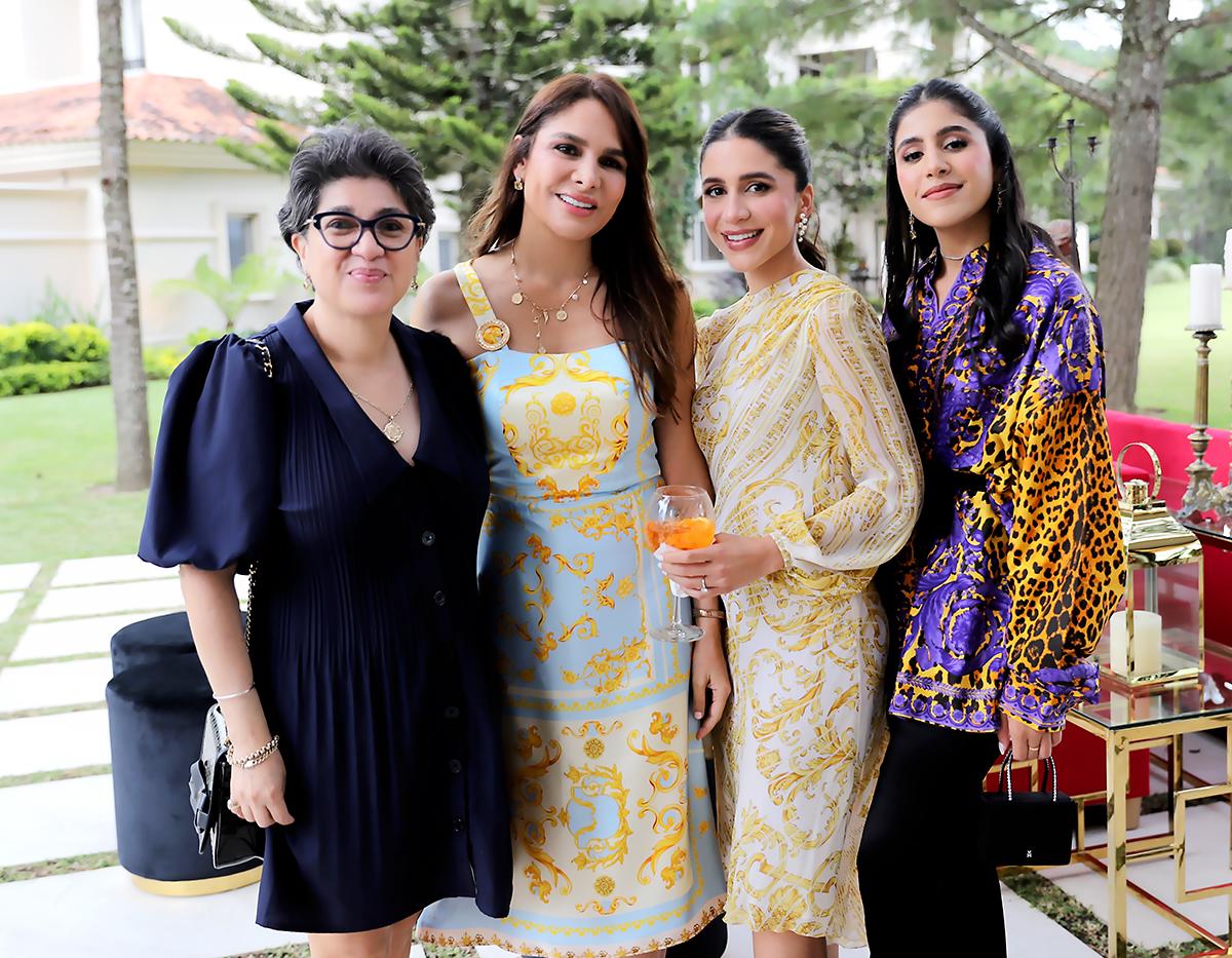 Eleonora Pavón , Anna Melissa Paz, Tiara Facusseé y Michelle Facussé