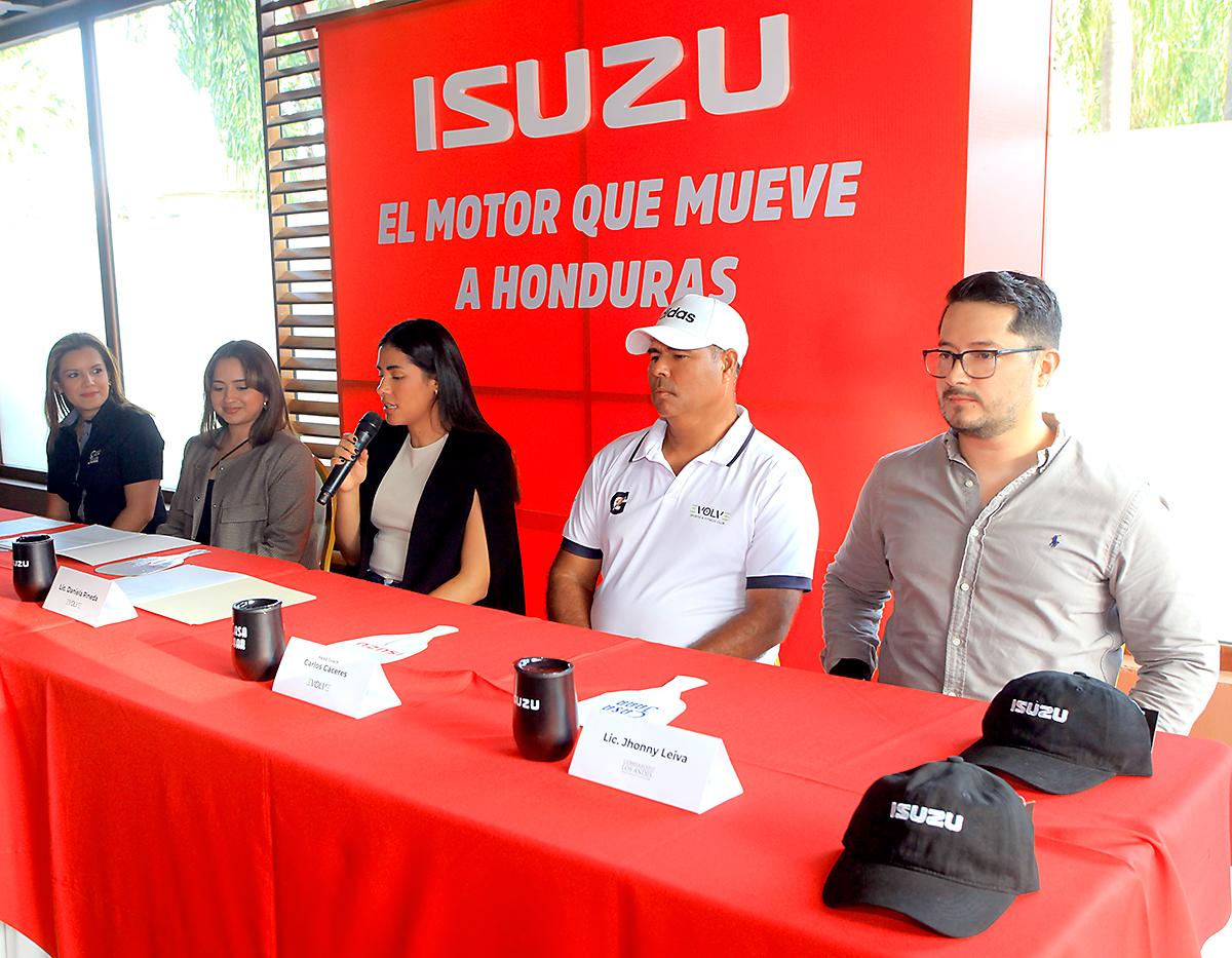 Miembros de la mesa principal.