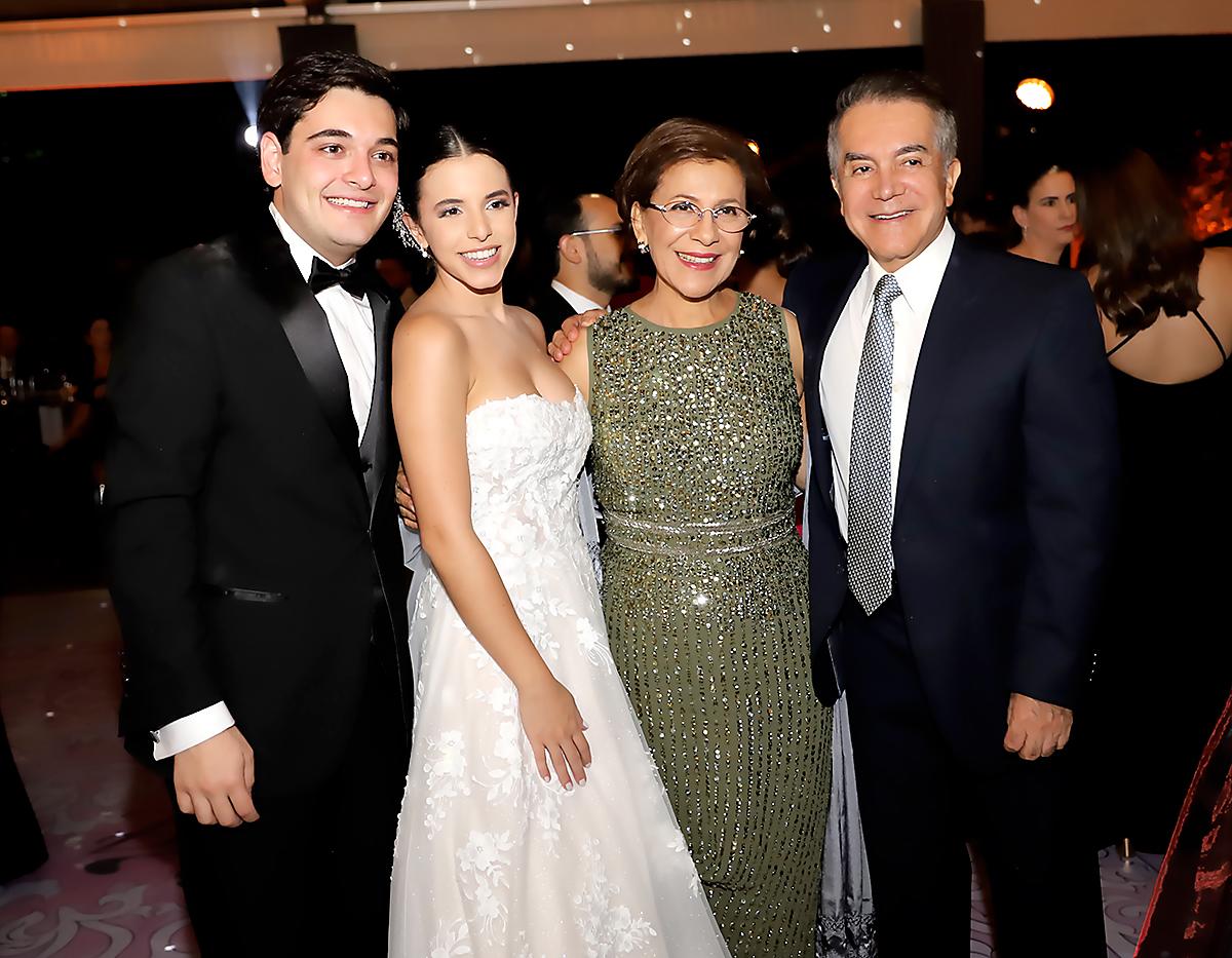 Steven Frech, Isabella Zacapa, Lorena Facusse y German Rodríguez