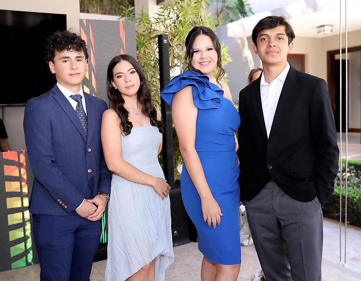 Rodrigo Naharros, Miah Abudoj, Natalia Fúnez y Silvio Larios.