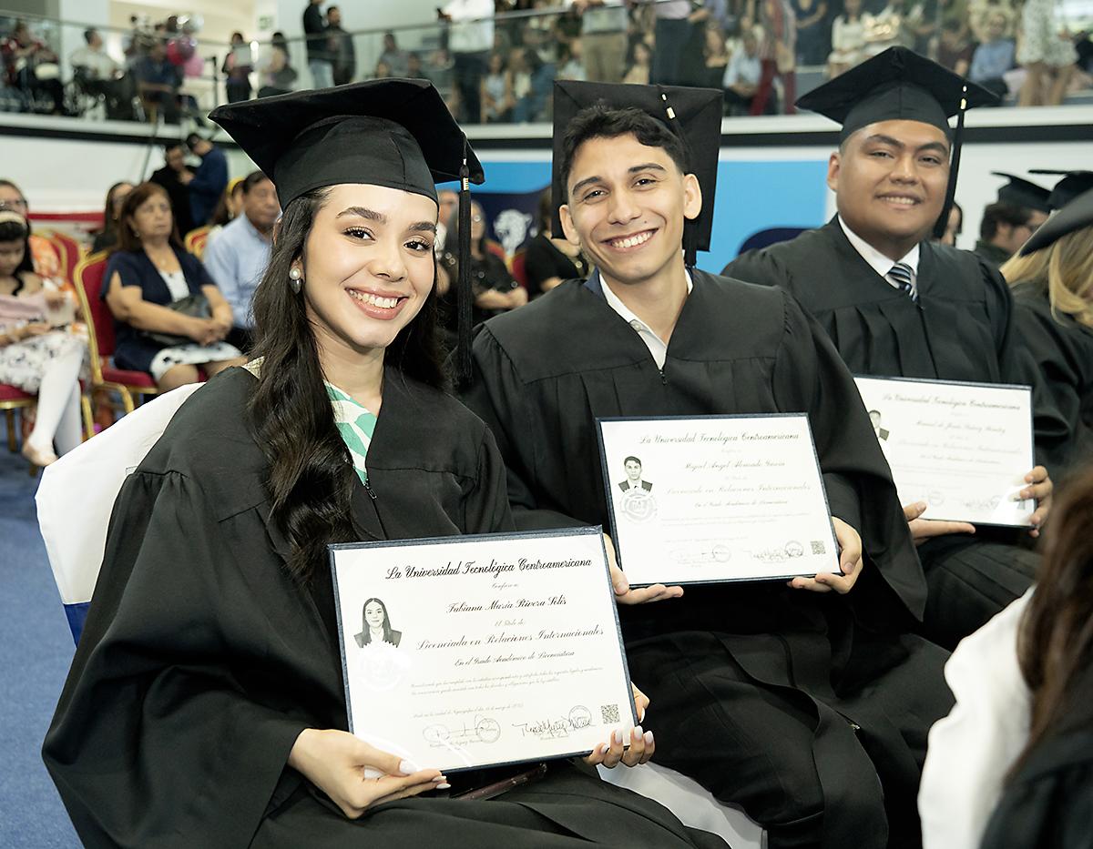 UNITEC SPS celebra la graduación de nuevos talentos y agentes de cambio
