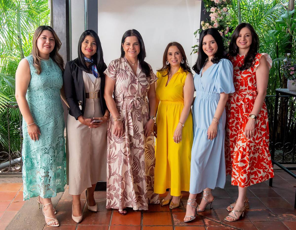 Banco Cuscatlan celebra a mamá con Flow and Glow