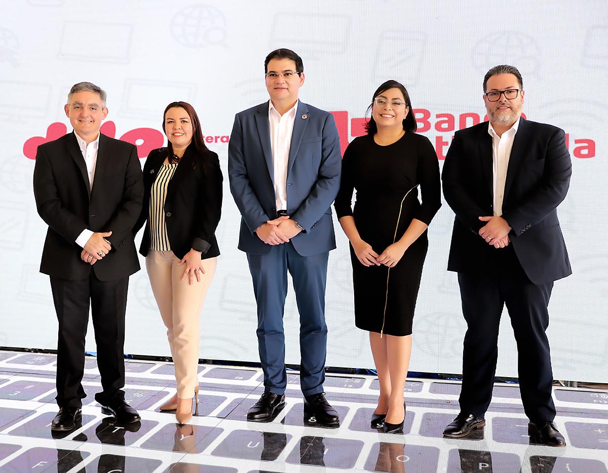 Manuel Cáceres, Diana Ramos, Carlos Girón, María José Rodríguez y Julio Figueroa 