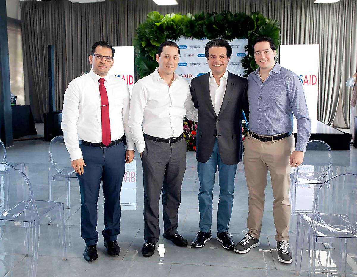 Juan Carlos García, Carlos Mendoza, Aldo Micheletti y HarryPanting.
