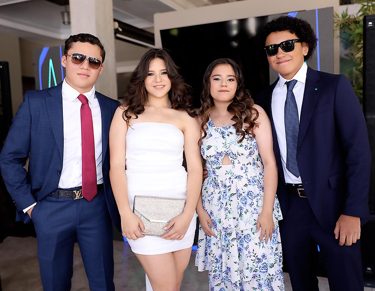 Ángel Batres, Nicole Girbal, Camila Corrales y Diego Zelaya.