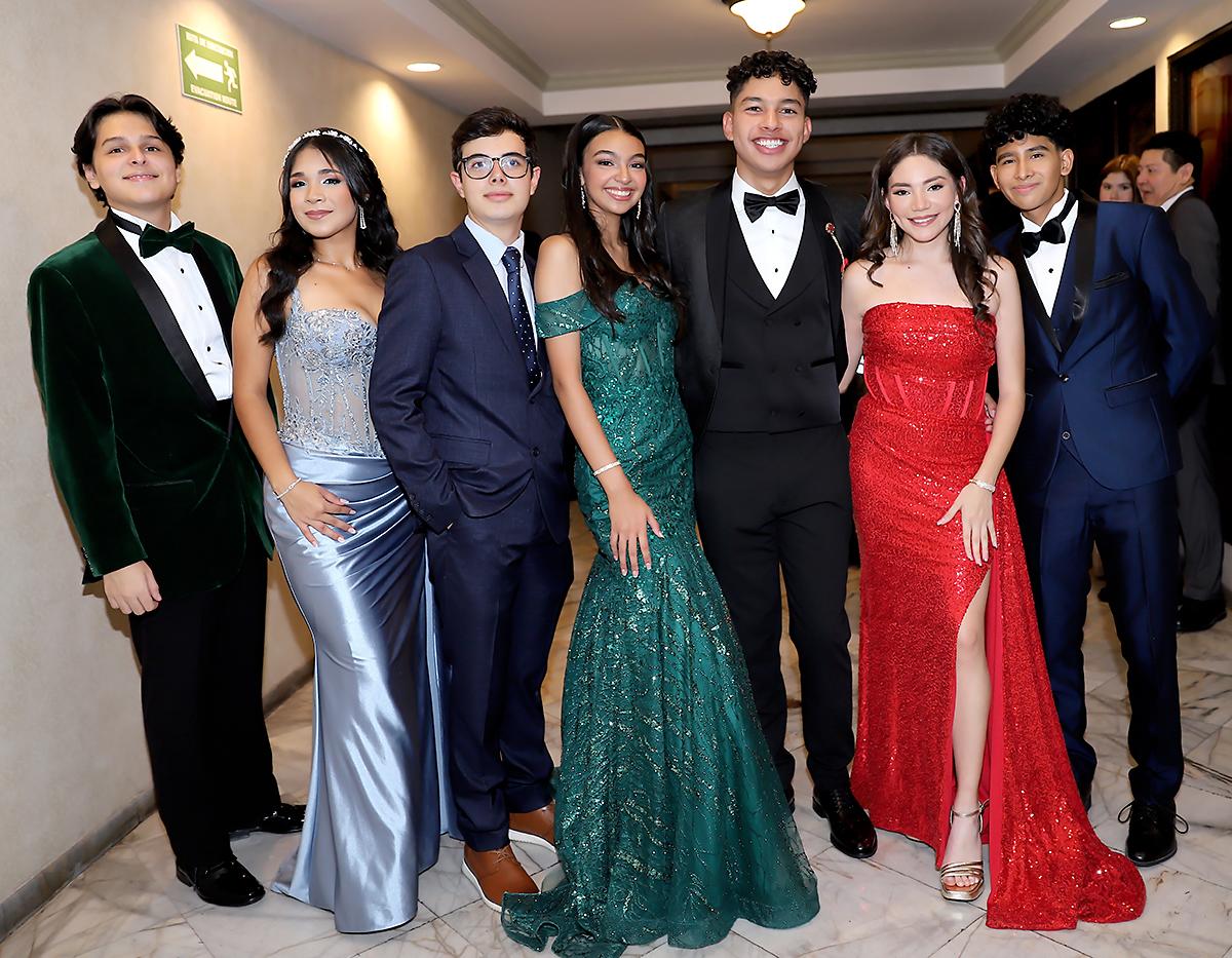 Fiesta de la prom 2024 de Mayan School
