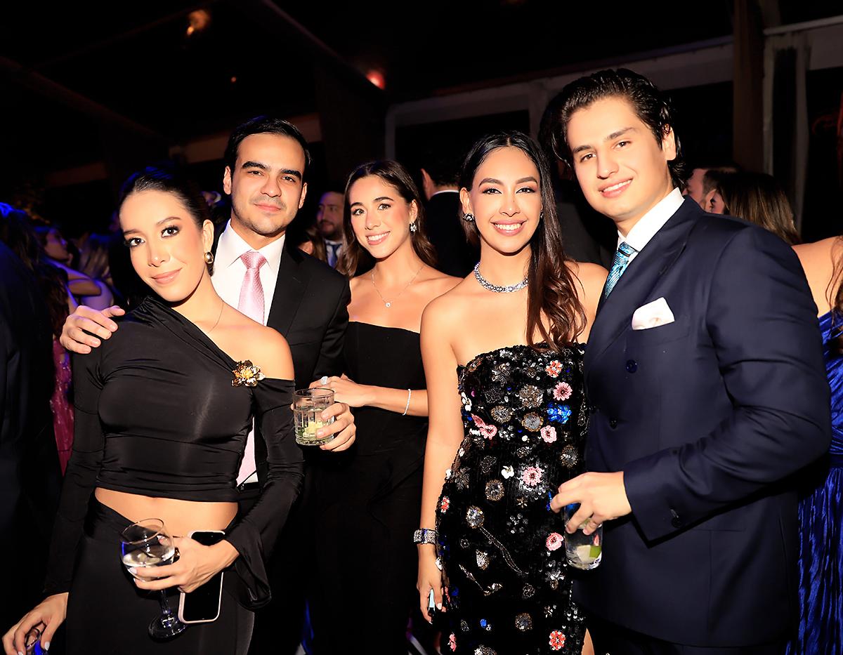 Sofia Mata, Mario Maldonado, Paola Rodriguez, Valeria Canales y Diego Pineda