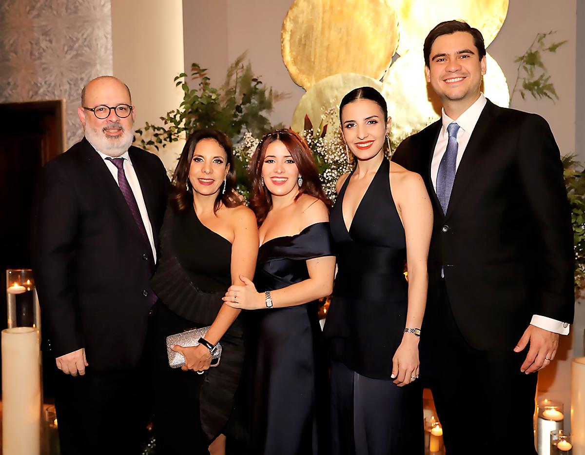Carlos,Jackie y Natalia Genie con María Fernanda y Obe López
