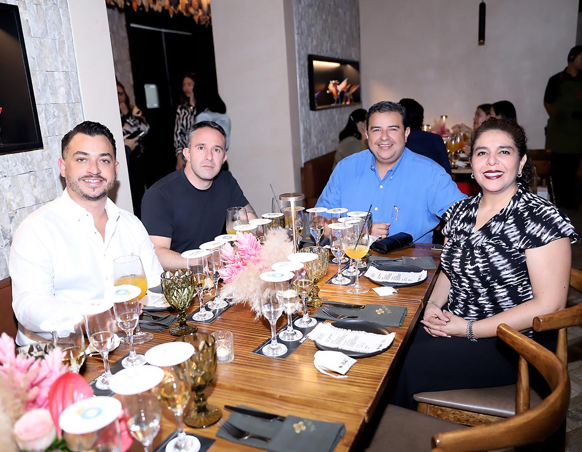 Augusto Clare, Felipe Entrambasaguas, René Solórzano y Fanny Alvarado.