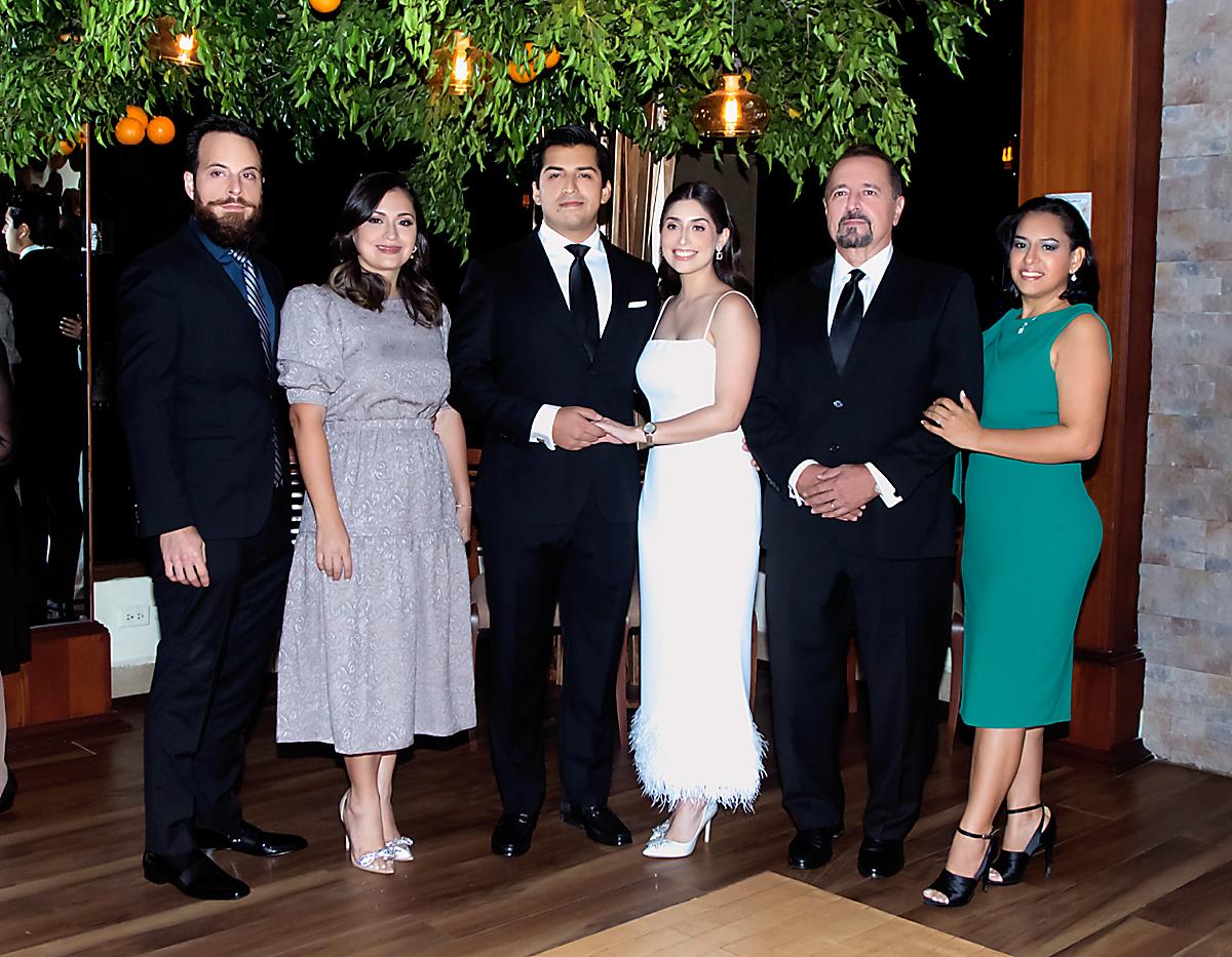  Nick y Deborah Bendeck con Diego Sikaffy, Alejandra Bográn, Juan Alejandro Sikaffy y Katy Zúniga.