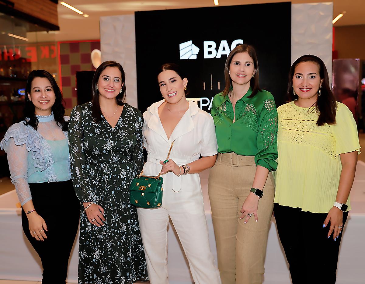 Lila Fúnez, Valeria Ríos, Alexa Ferrari, Pamela Cruz y Mónica Arita. 