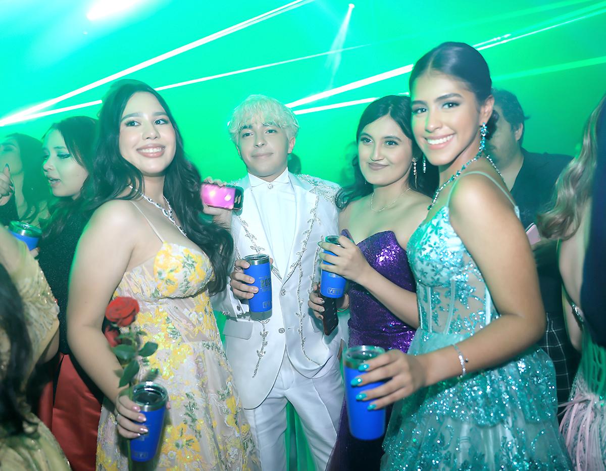 Fiesta de la prom 2025 de DelCampo School