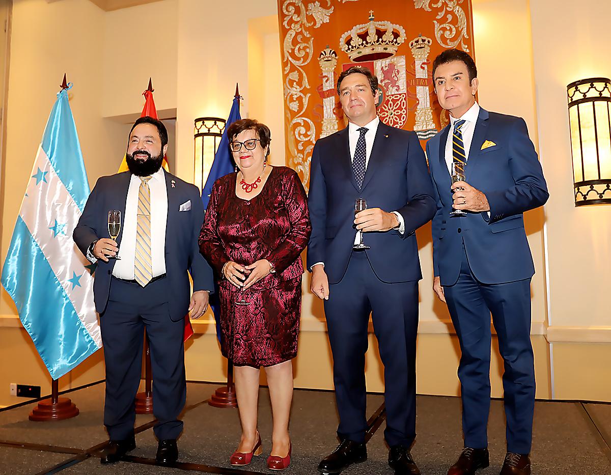 Una celebración en la que se conmemora los lazos históricos y culturales que unen a España y Honduras. Luis Redondo, Doris Gutiérrez, Diego Nuño y Salvador Nasralla