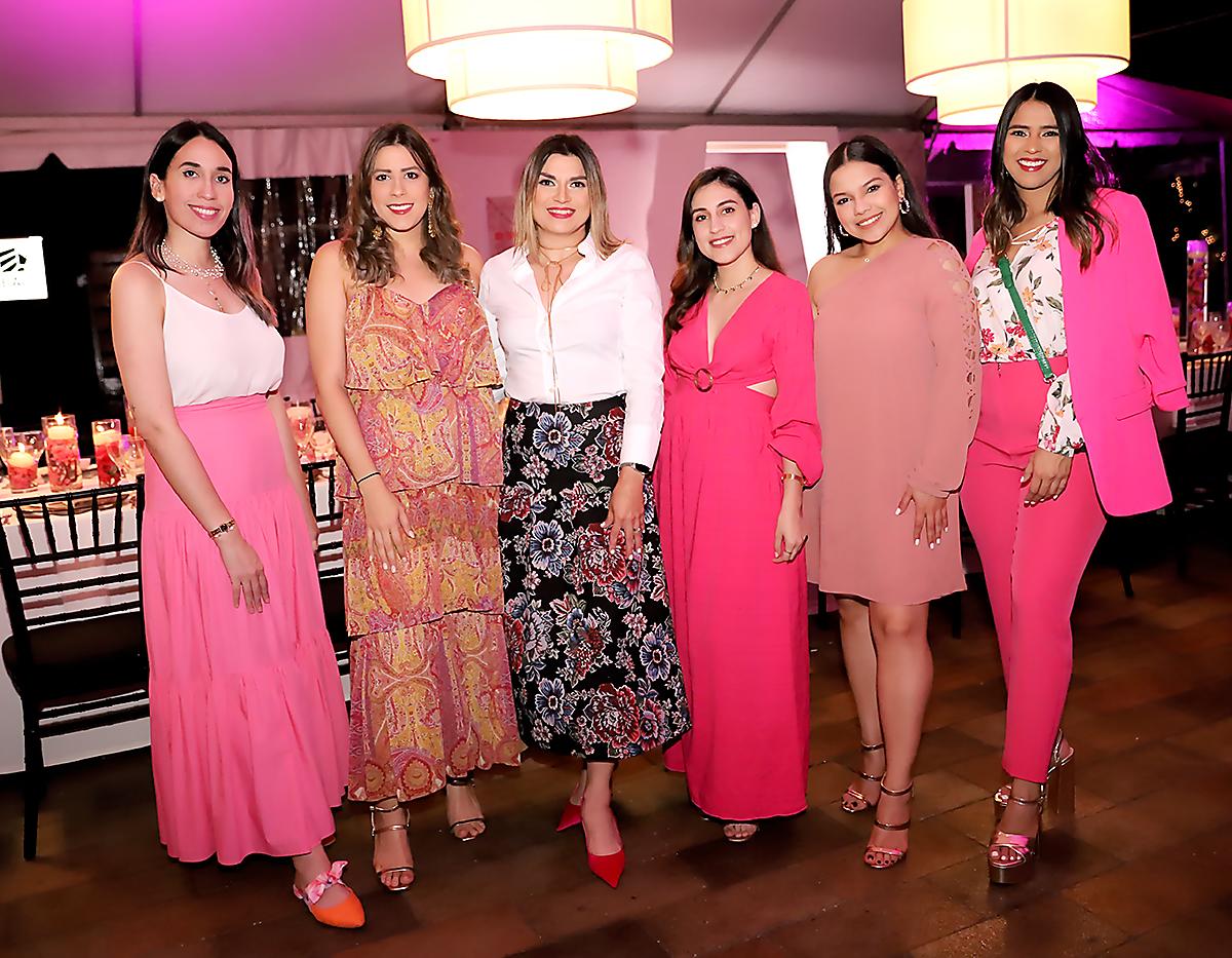 Gabriela Berlioz, Michelle Marzán, Rosa Montoya, Karime Arias, Ana Gómez y Norma Farias 