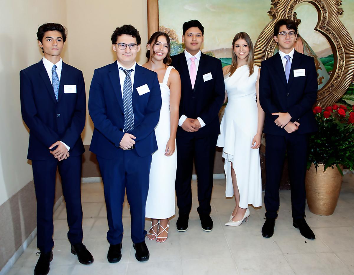 Diego Álvarez, Gabriel Handal, Chiara Rietti, Gabriel Rodríguez, Anastacia Oliva y Sebastian Robelo.