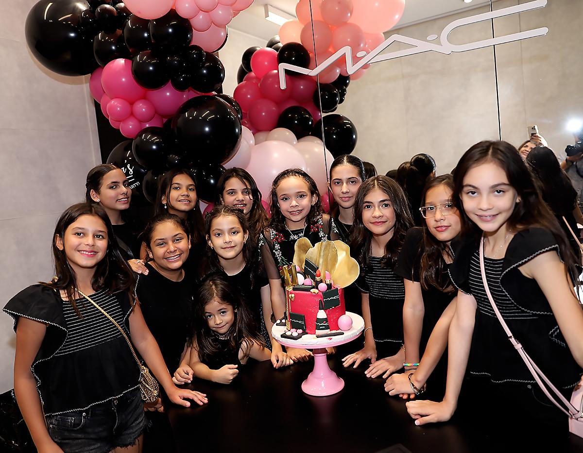 Cumpleaños de Paulina Cerna en M.A.C Cosmetics