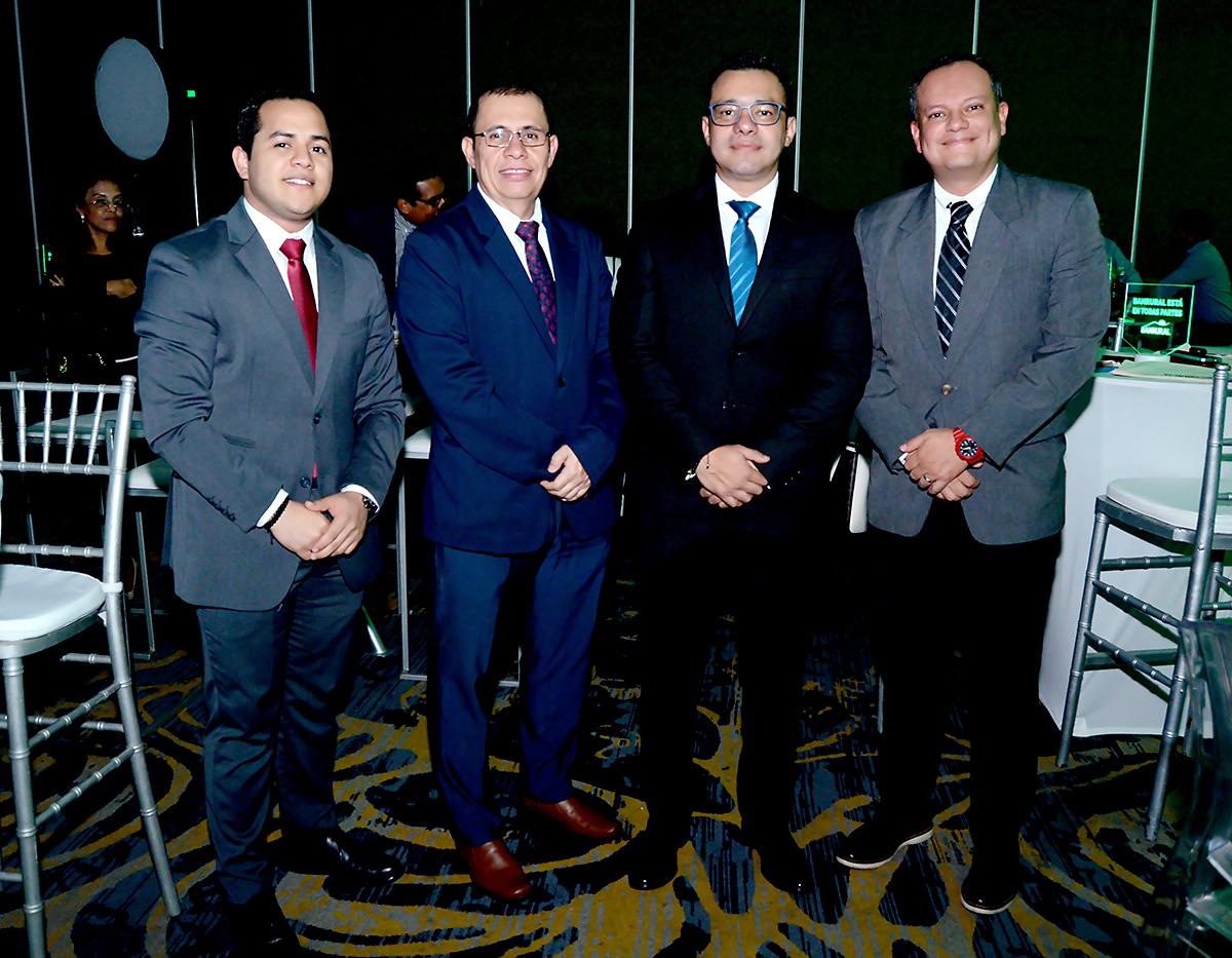 Darwin Duarte, Erick Crúz, Carlos Torres, y René Castillo
