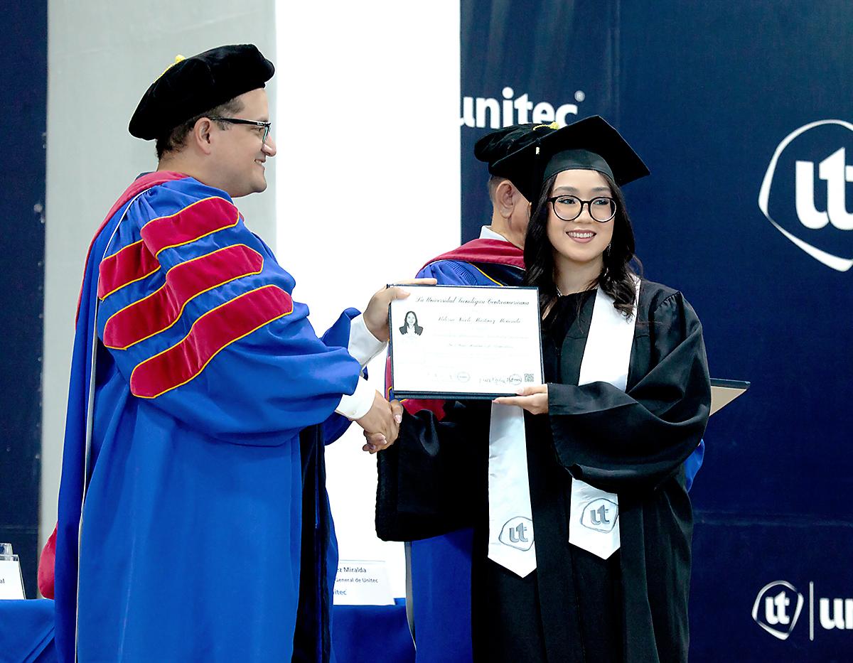 Graduaciones UNITEC 2024 en San Pedro Sula