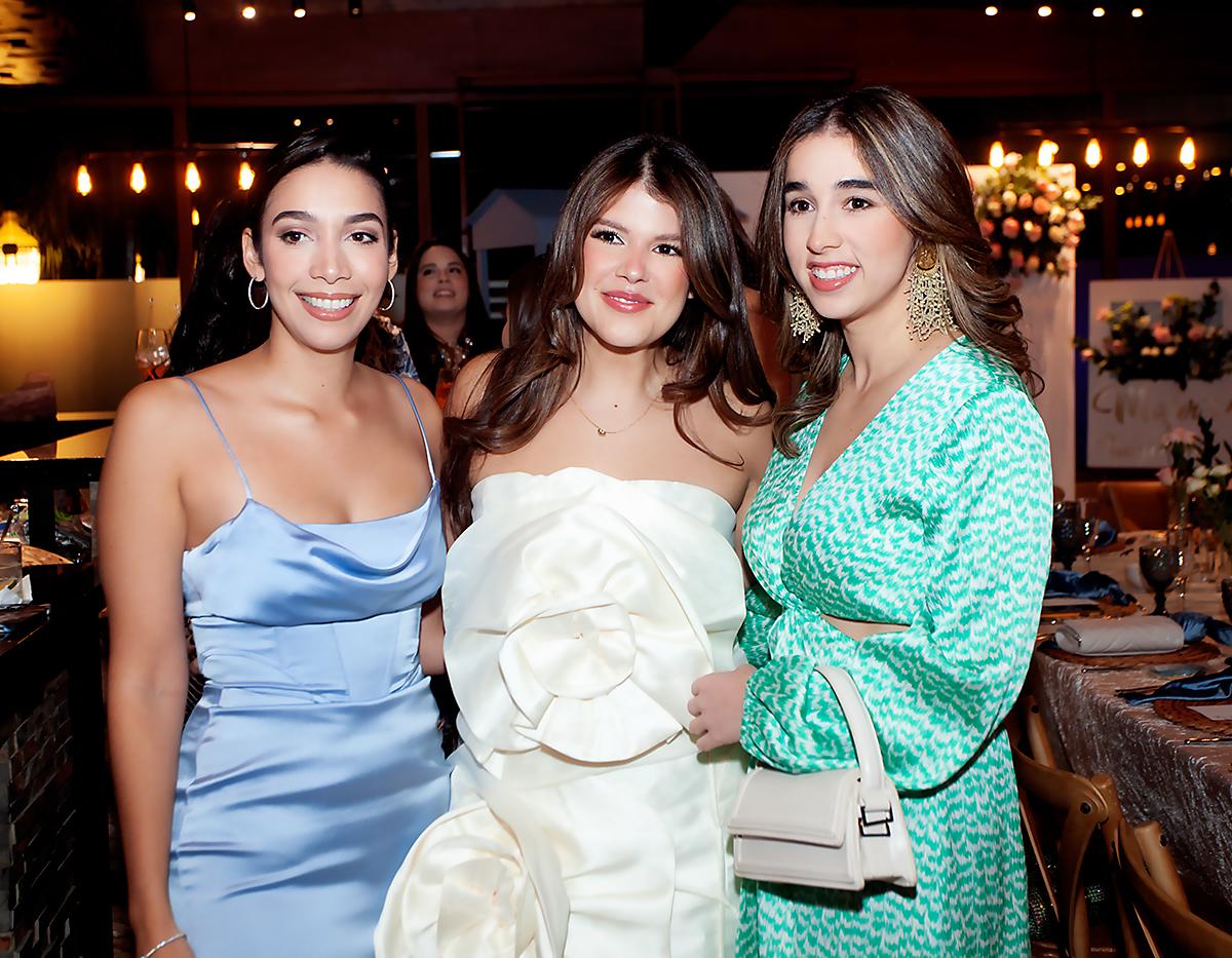 Daniela Matta, María Fernanda Hernández y Rebecca Molina.