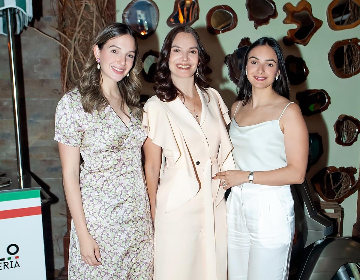 Rebecca Barletta, Elke Bendeck y María Fernanda Kattan.