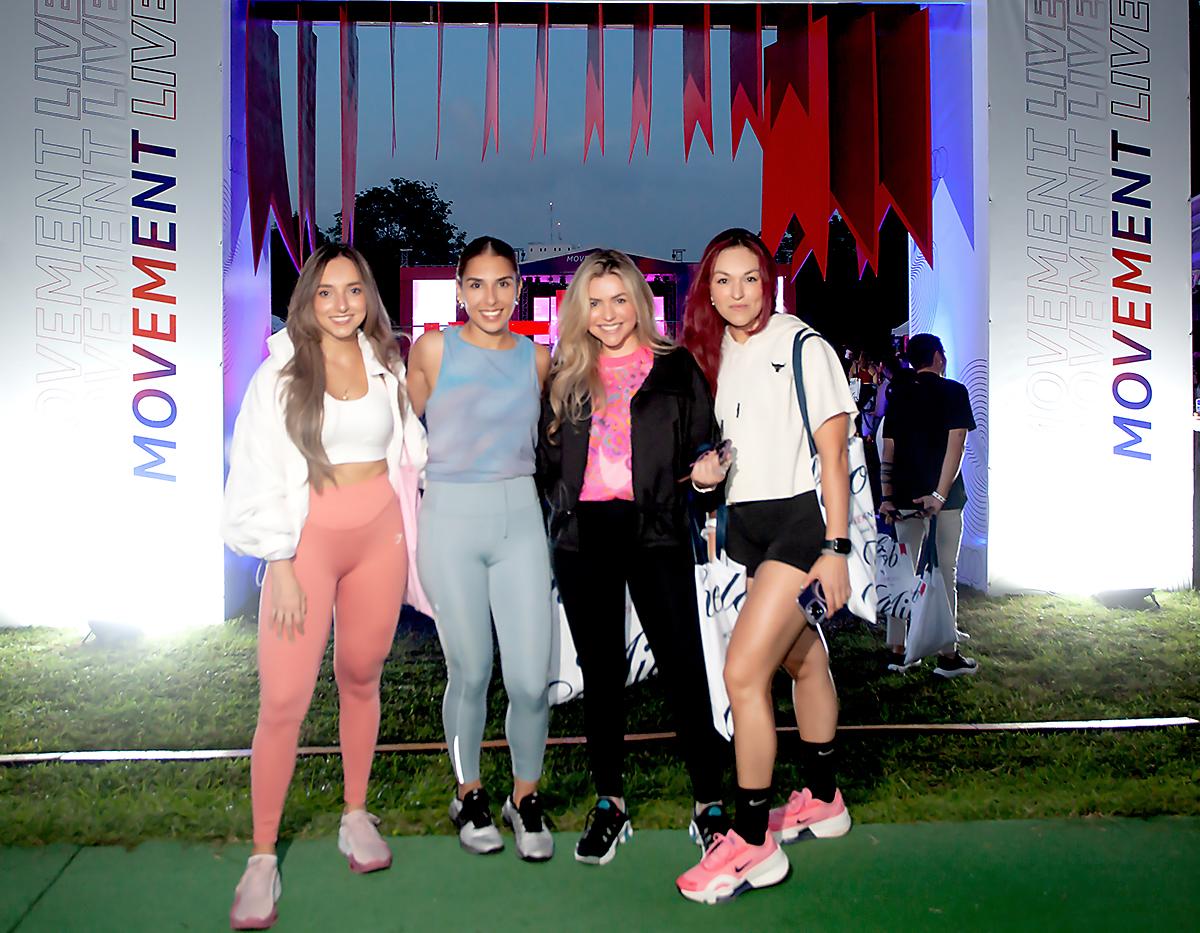 Karen Bueso y Pollet Cañadas con Mariela y Melissa Bueso.