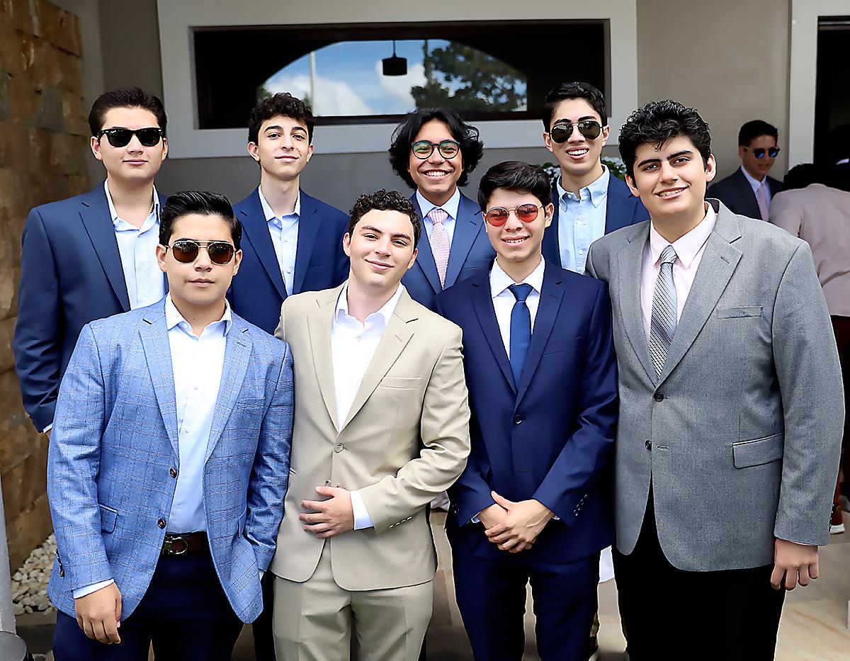 Héctor Rodríguez, Ricardo Chávez, Roberto Alvarado, Emilio Bendeck . Fila de atras: Diego Bueso, Jorge Acosta, Marco Vásquez y Gustavo Zúniga