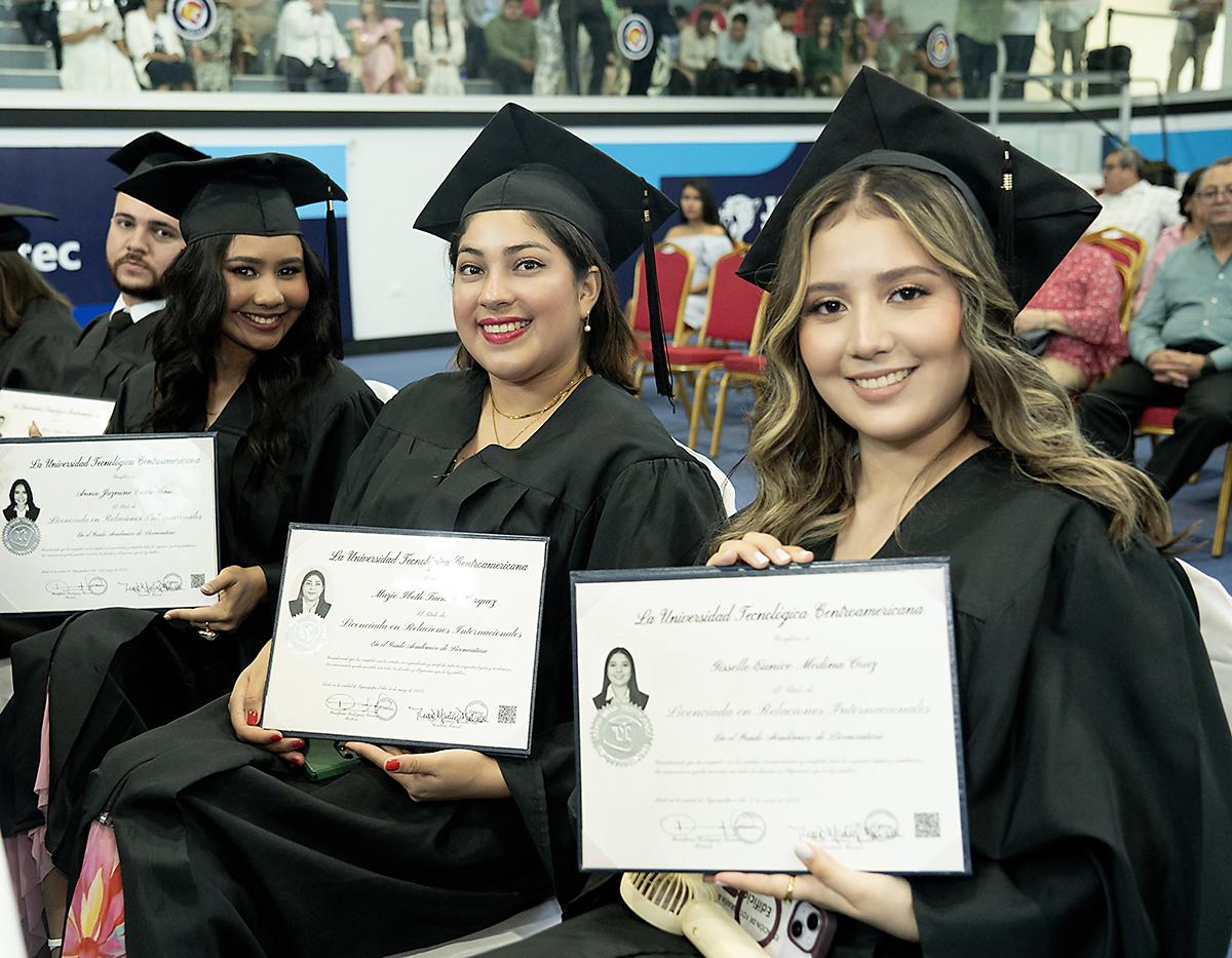 UNITEC SPS celebra la graduación de nuevos talentos y agentes de cambio